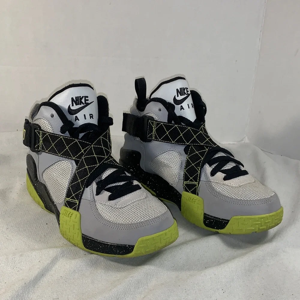 Nike Men’s Air Raid ‘Venom’ Sneakers - Gray and Yellow